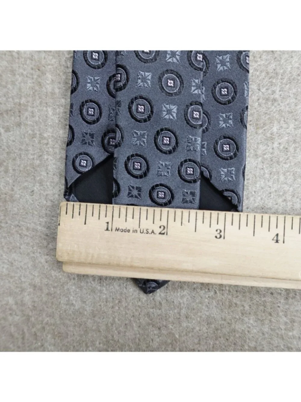 Hugo Boss Tie Gray Macclesfield  100% Silk Made in Italy